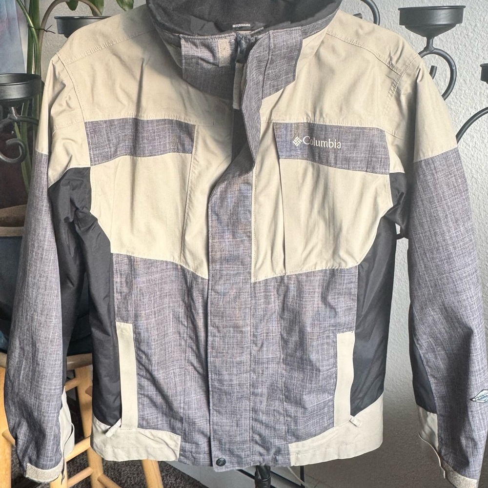 Columbia Men's Beige and Charcoal Ski Jacket